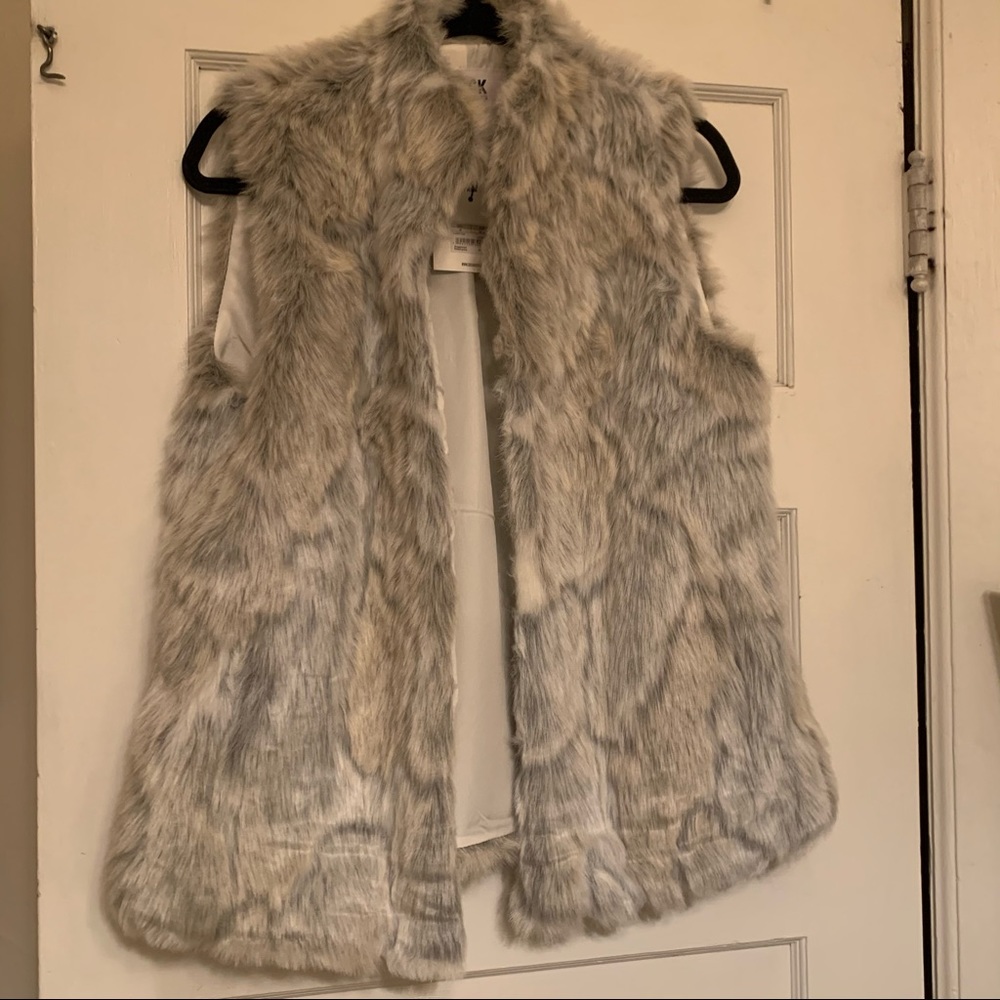 NWT JACK by BB Dakota gray faux fur vest/gillet